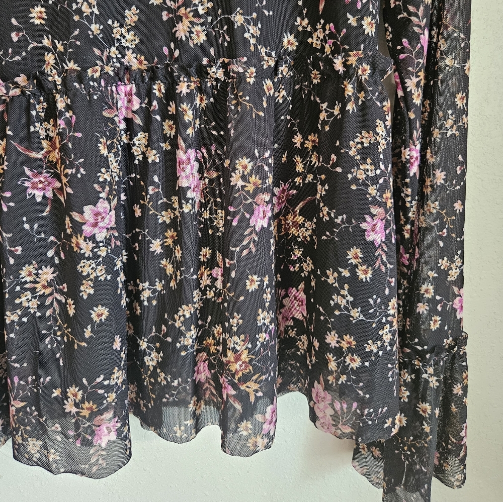 American Rag NWT Floral Long Bell Sleeve Blouse Sz M - Picture 3 of 9